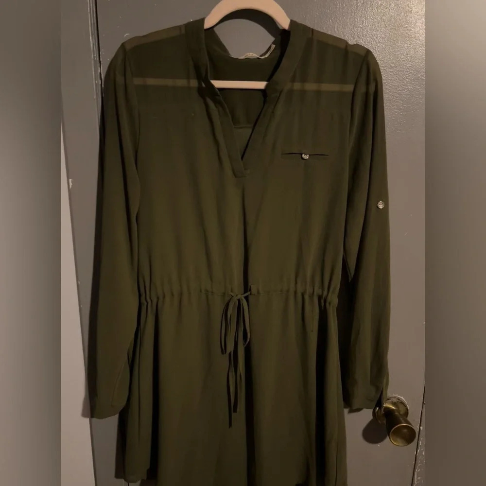 LIBERTY Love olive green dress size medium. Tied waist with gold button accents.